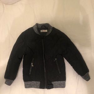 H&M bomber jacket. Black 4-5yrs